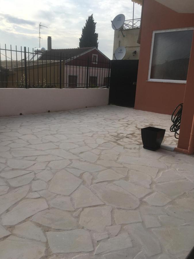 Unique Home Kanoni  Luaran gambar